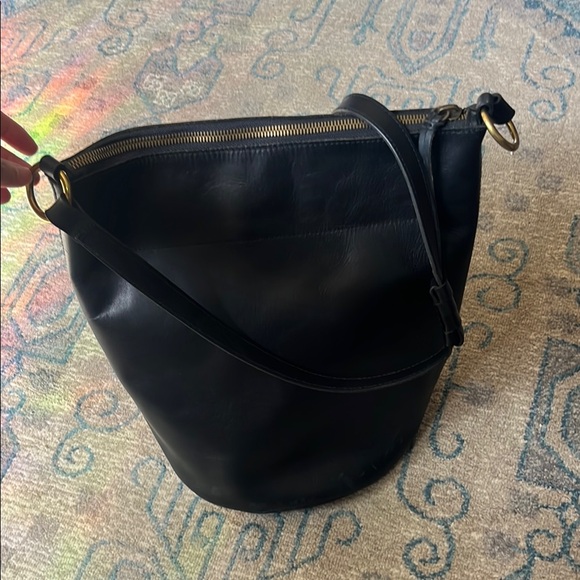 Madewell Handbags - Madewell Elegant Black Leather Shoulder Bucket Bag